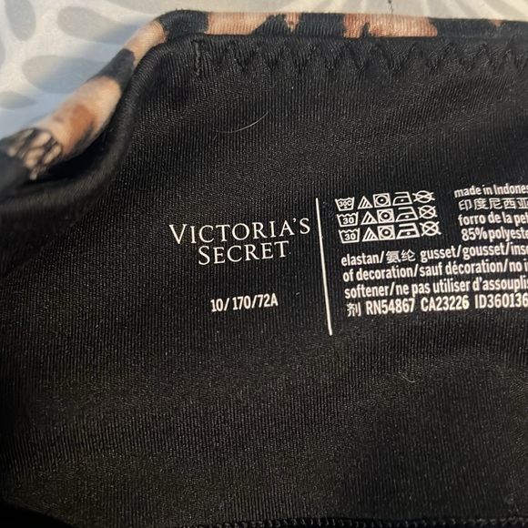 Women’s Victoria’s Secret leopard print leggings size 10 - Picture 3 of 3